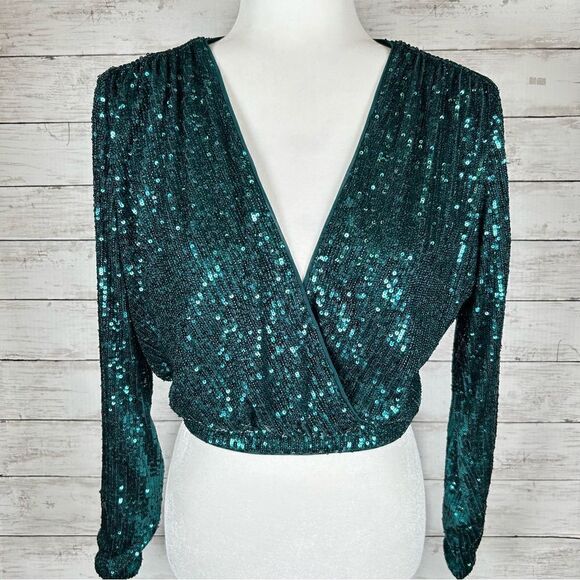 Marciano by Guess Sparkle In The Dark Green Sequins Cropped Surplice Top XS NWT - Picture 4 of 9